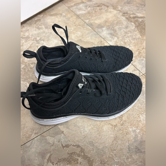 🍁APL Women's TechLoom Pro Black and White - Picture 6 of 11